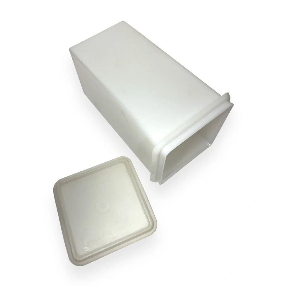 Vintage Tupperware Saltine Cracker Keeper 1314‎ with Lid 1315